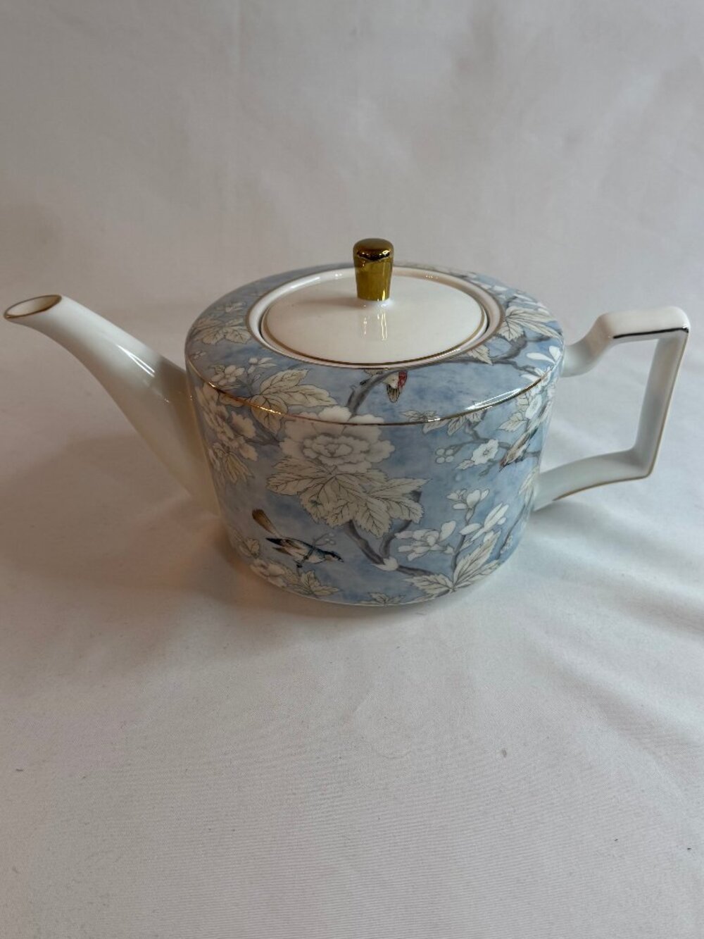 Beautiful Sanderson Cheswick Grove Porcelain Teapot Blue & White Floral #4129